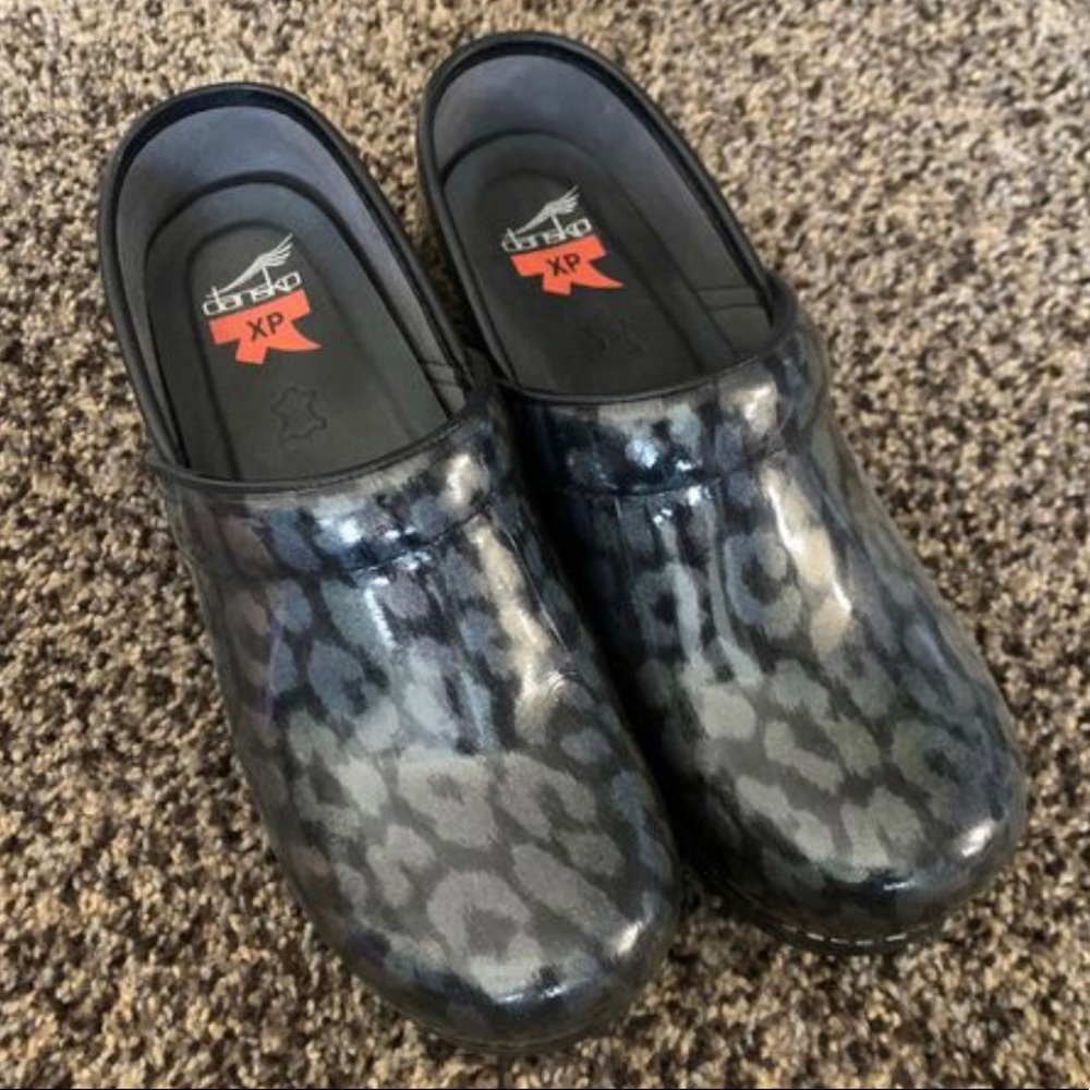 ✨Dansko Clogs 🐯💣✨ 37